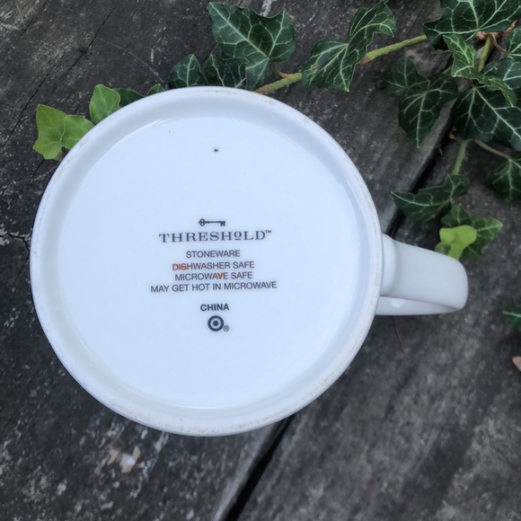 🎄Holly Jolly Christmas Holiday Stoneware Mug Threshold for Target Red Green - Picture 4 of 4